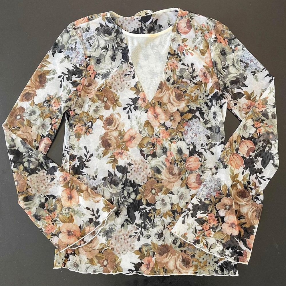 Buckle Mesh Floral Blouse